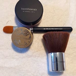 bareMinerals Bundle includes Original Mineral Veil, Brushes and Eyeliner
